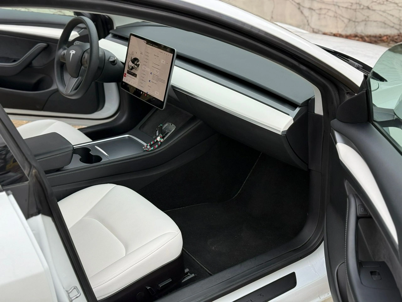 Tesla Model 3 - Zdjęcie 6