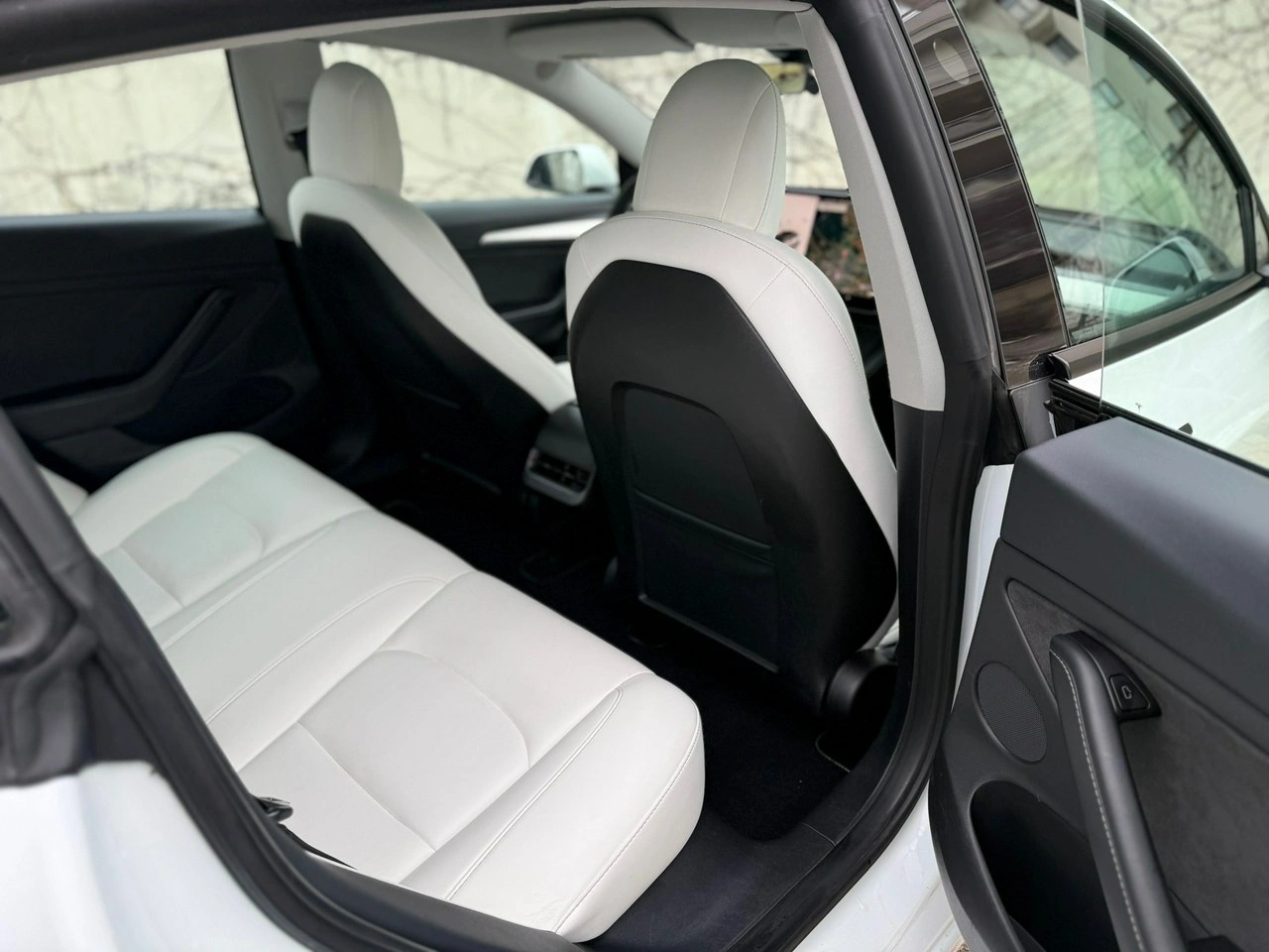 Tesla Model 3 - Zdjęcie 8