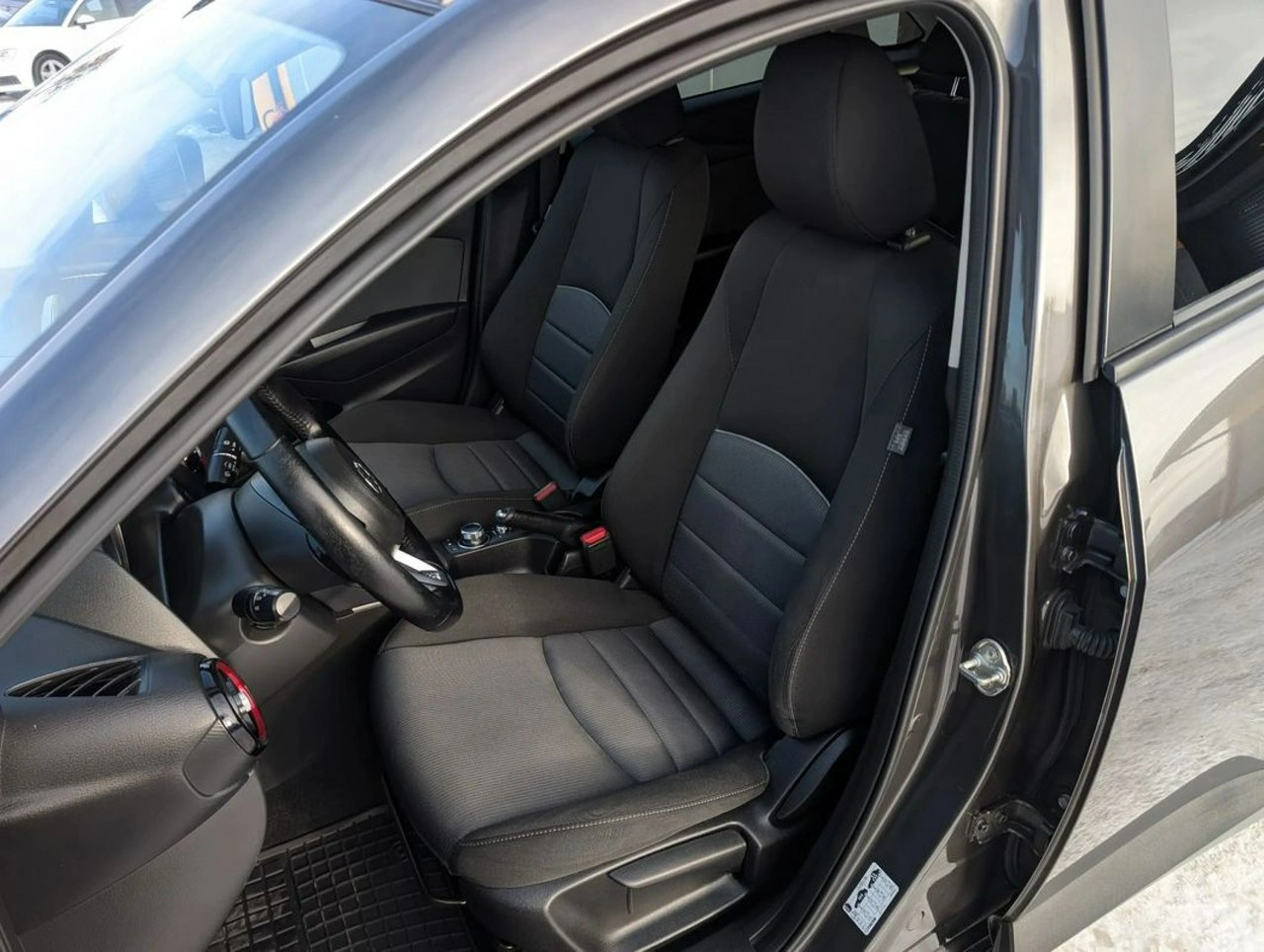 Mazda CX-3 - Zdjęcie 25