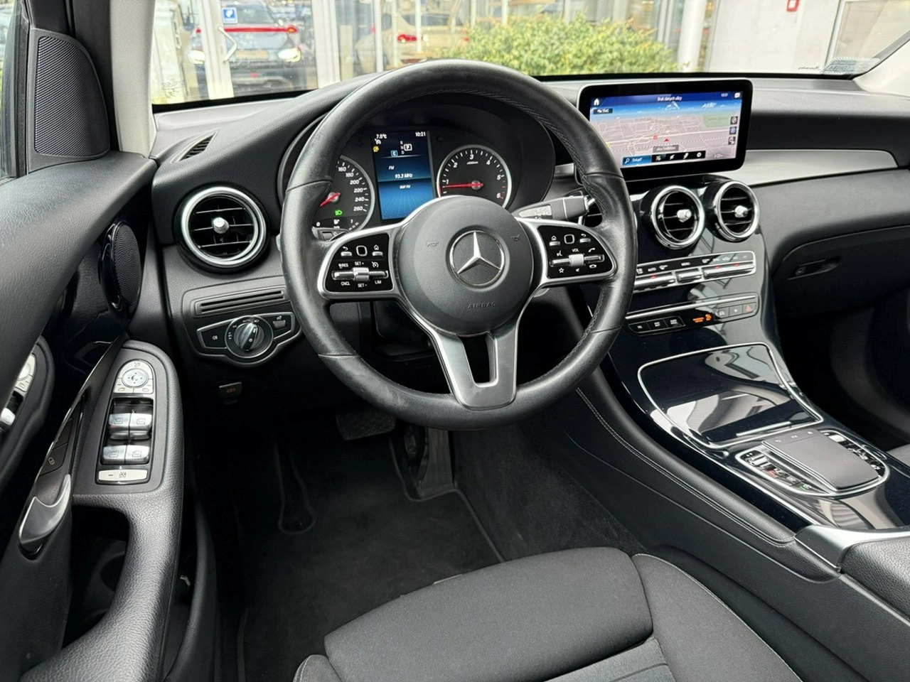 Mercedes GLC 200 - Zdjęcie 10