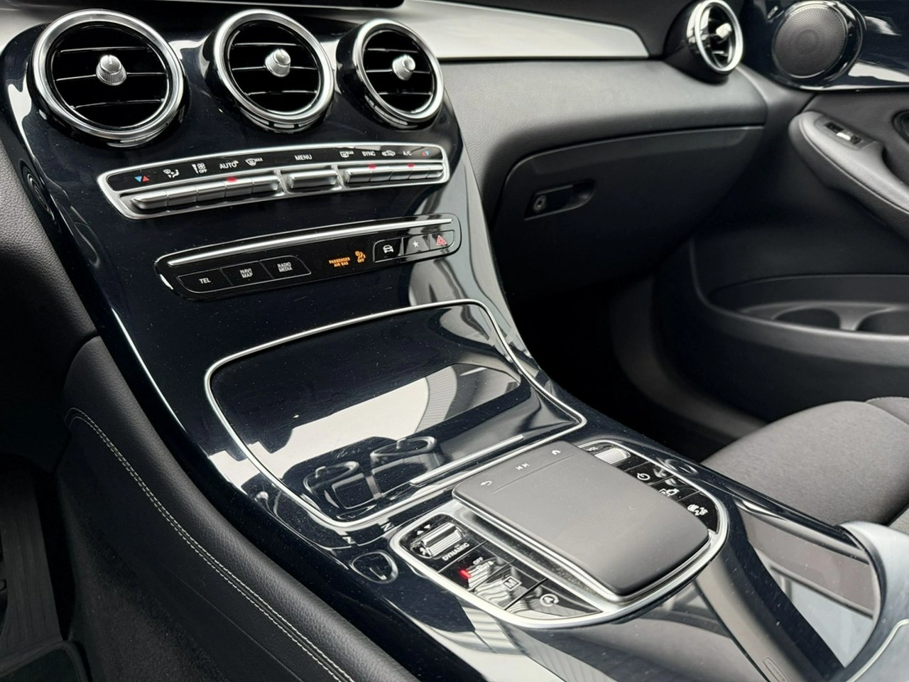 Mercedes GLC 200 - Zdjęcie 18