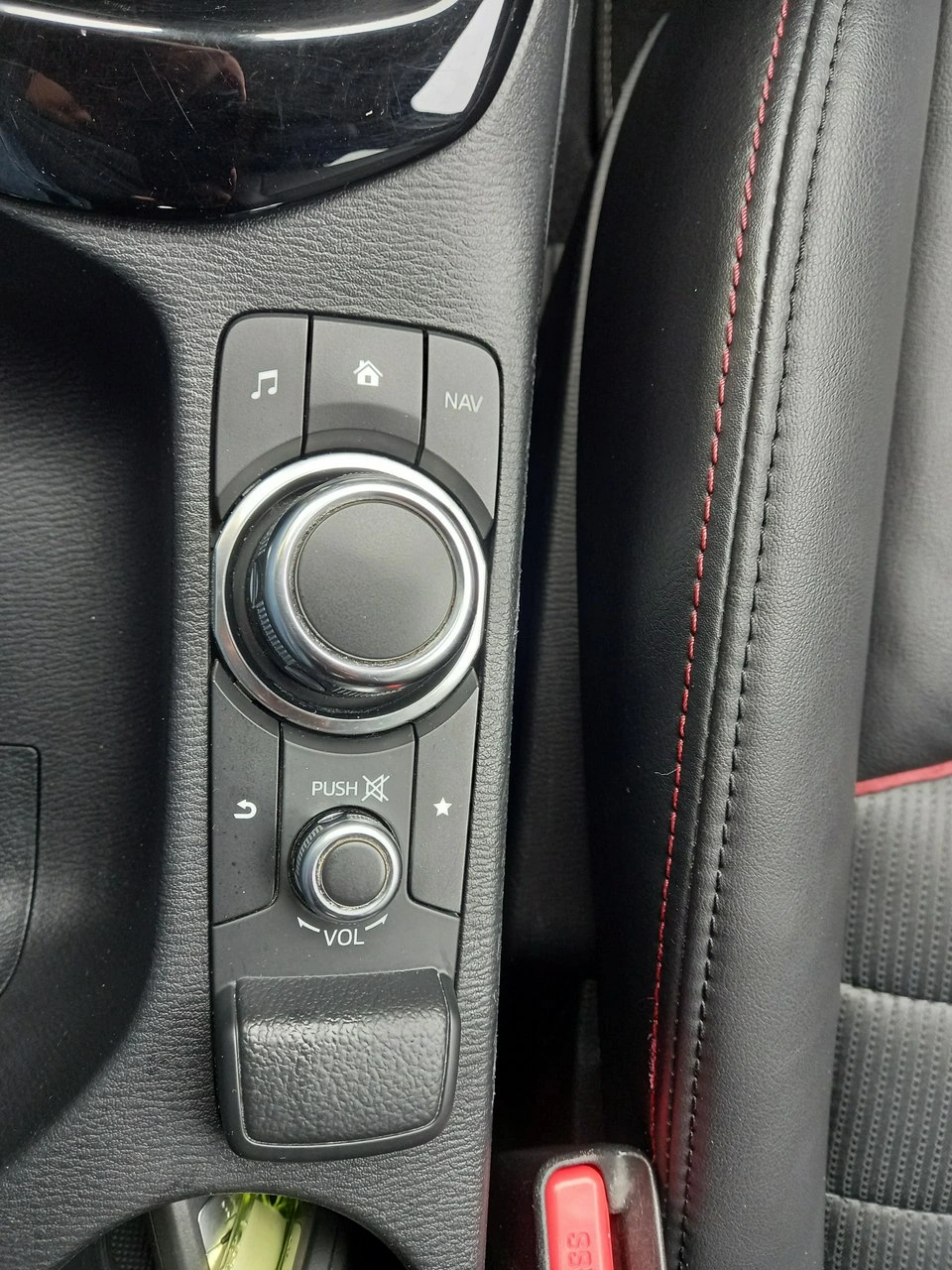 Mazda CX-3 - Zdjęcie 34