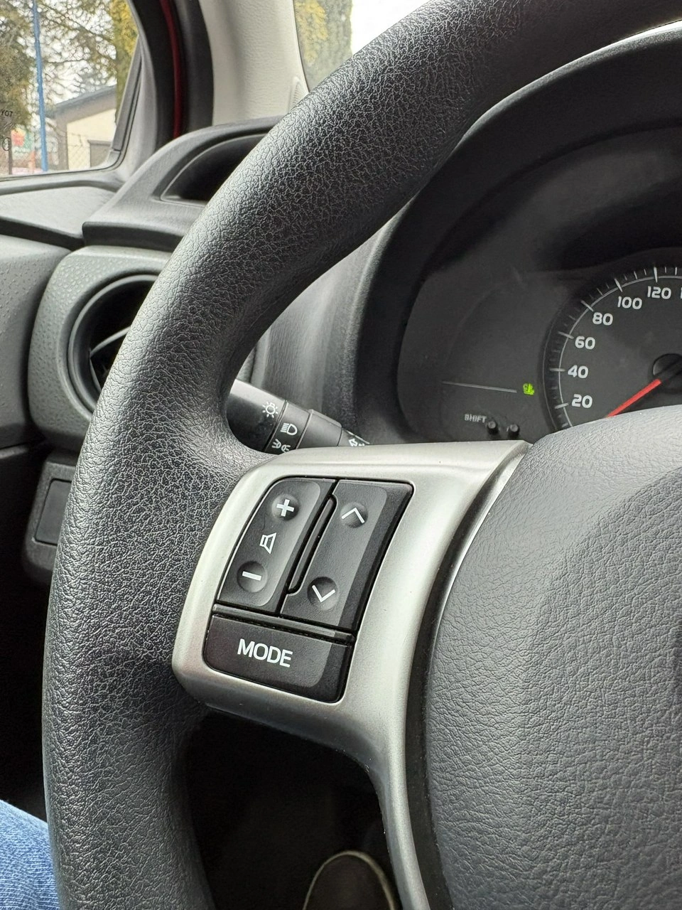 Toyota Yaris - Zdjęcie 15