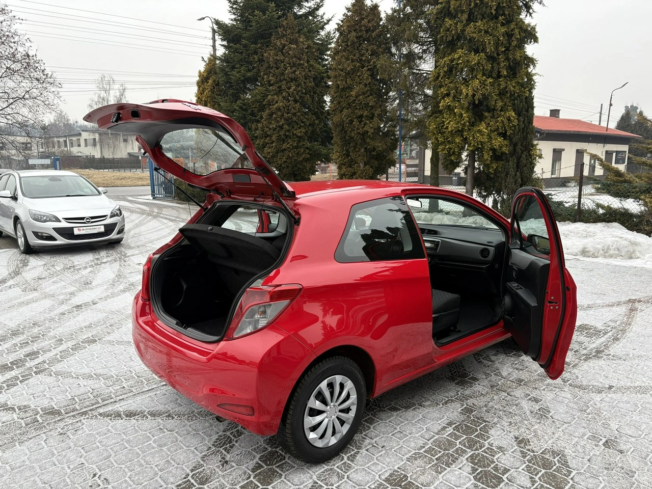 Toyota Yaris - Zdjęcie 22