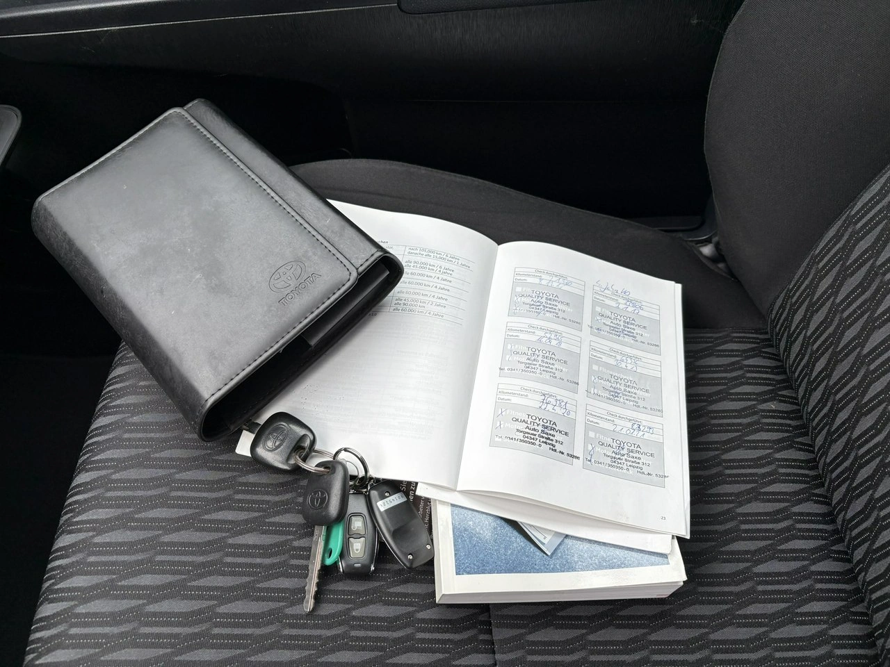 Toyota Yaris - Zdjęcie 24