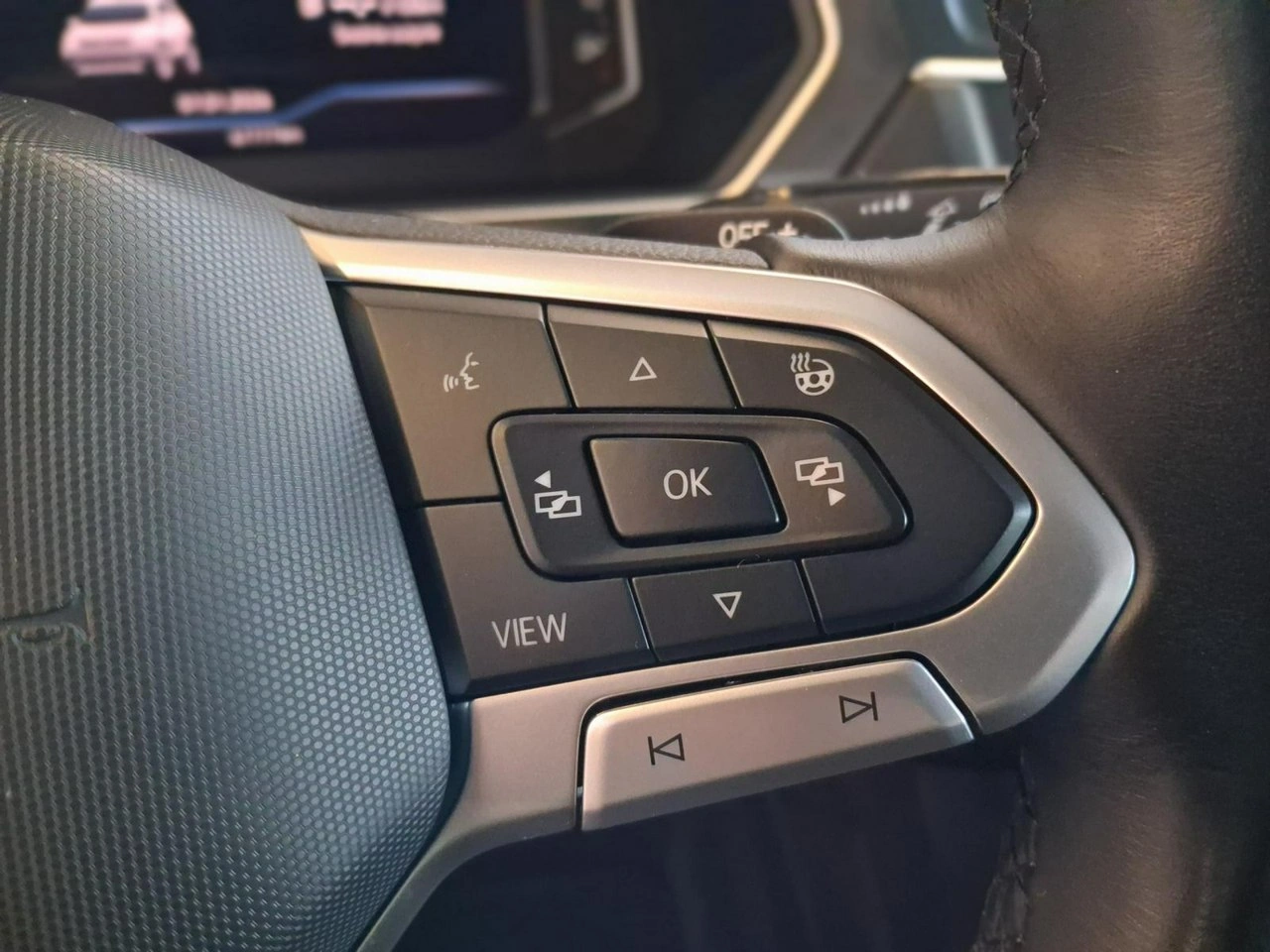 Volkswagen Tiguan - Zdjęcie 23