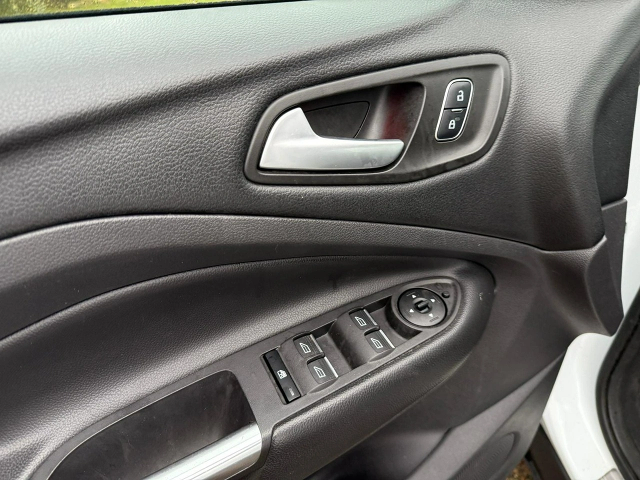Ford Kuga - Zdjęcie 20