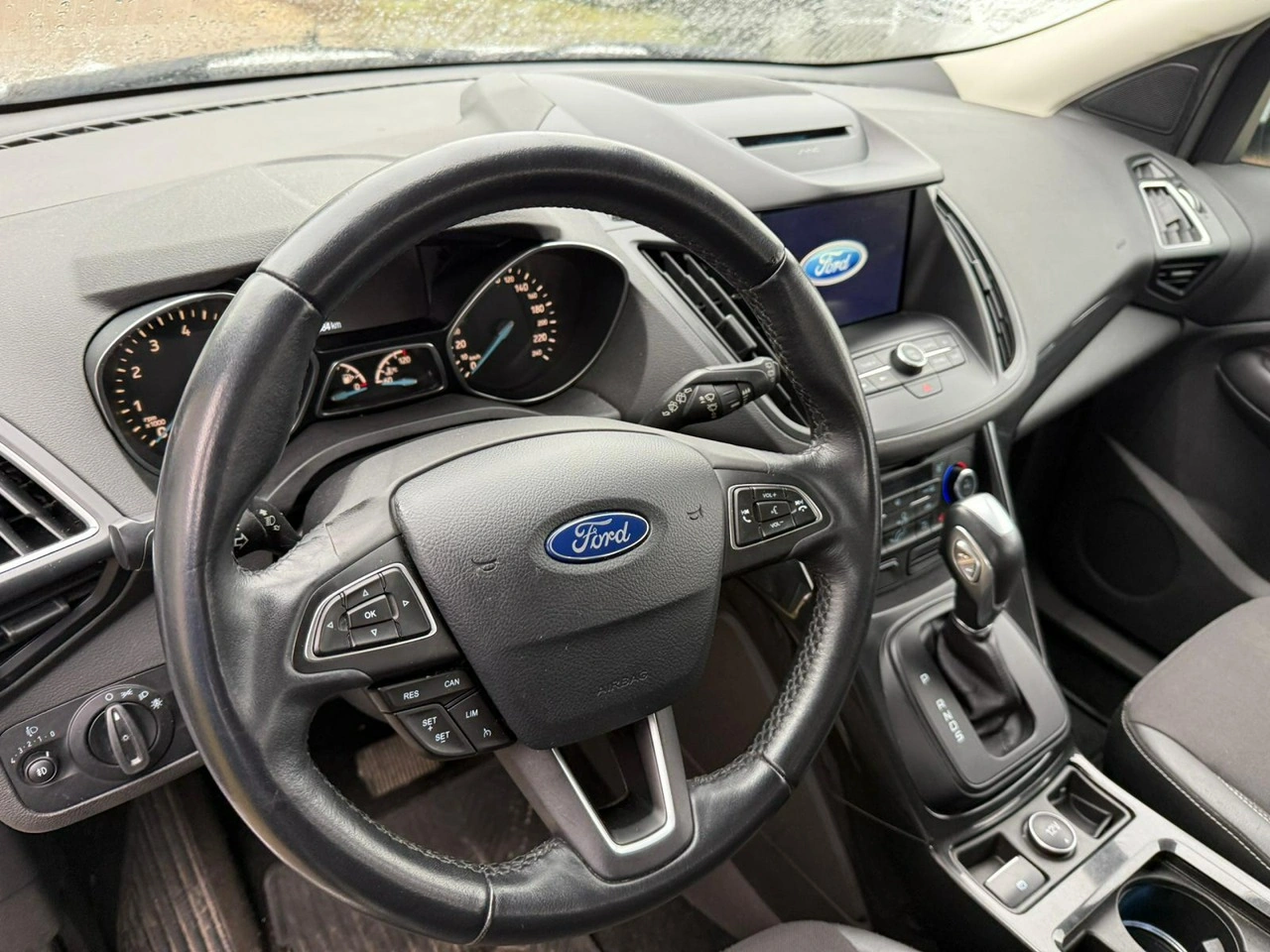 Ford Kuga - Zdjęcie 21