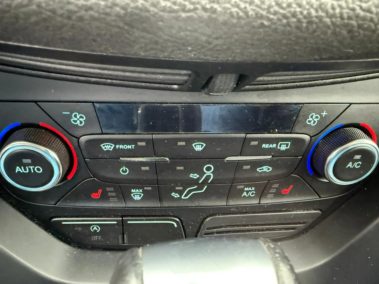 Ford Kuga - Zdjęcie 22