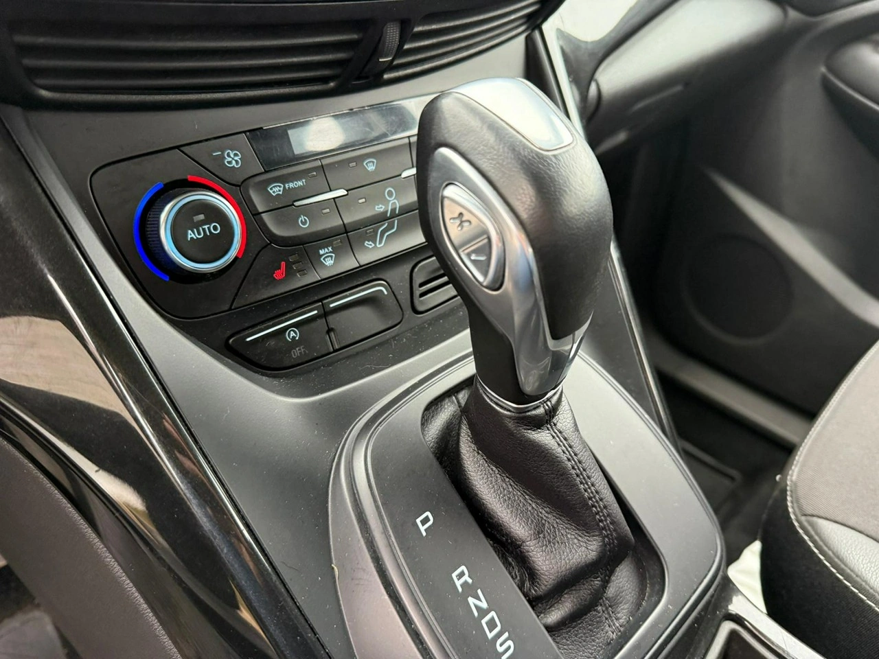 Ford Kuga - Zdjęcie 23