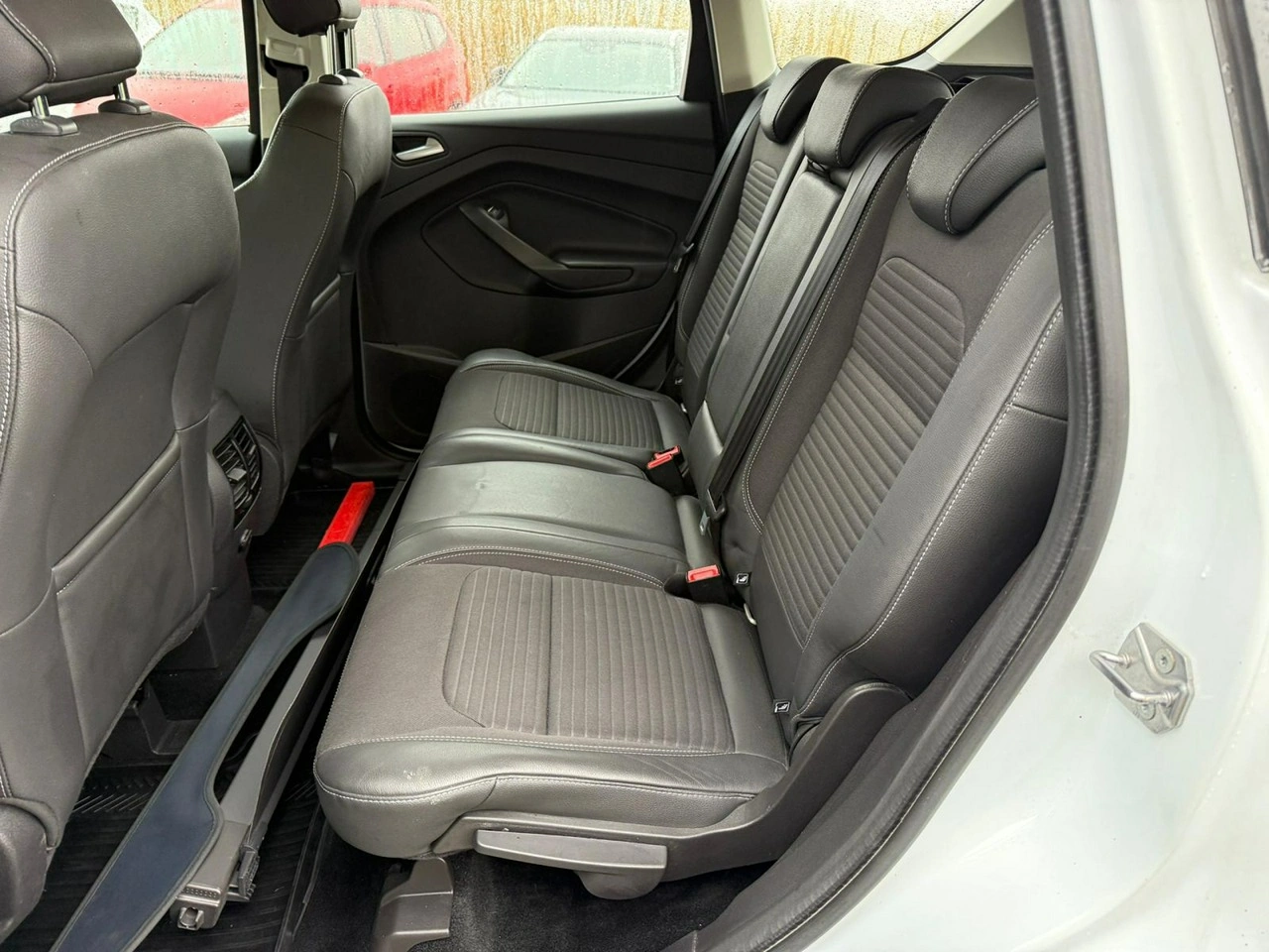 Ford Kuga - Zdjęcie 24