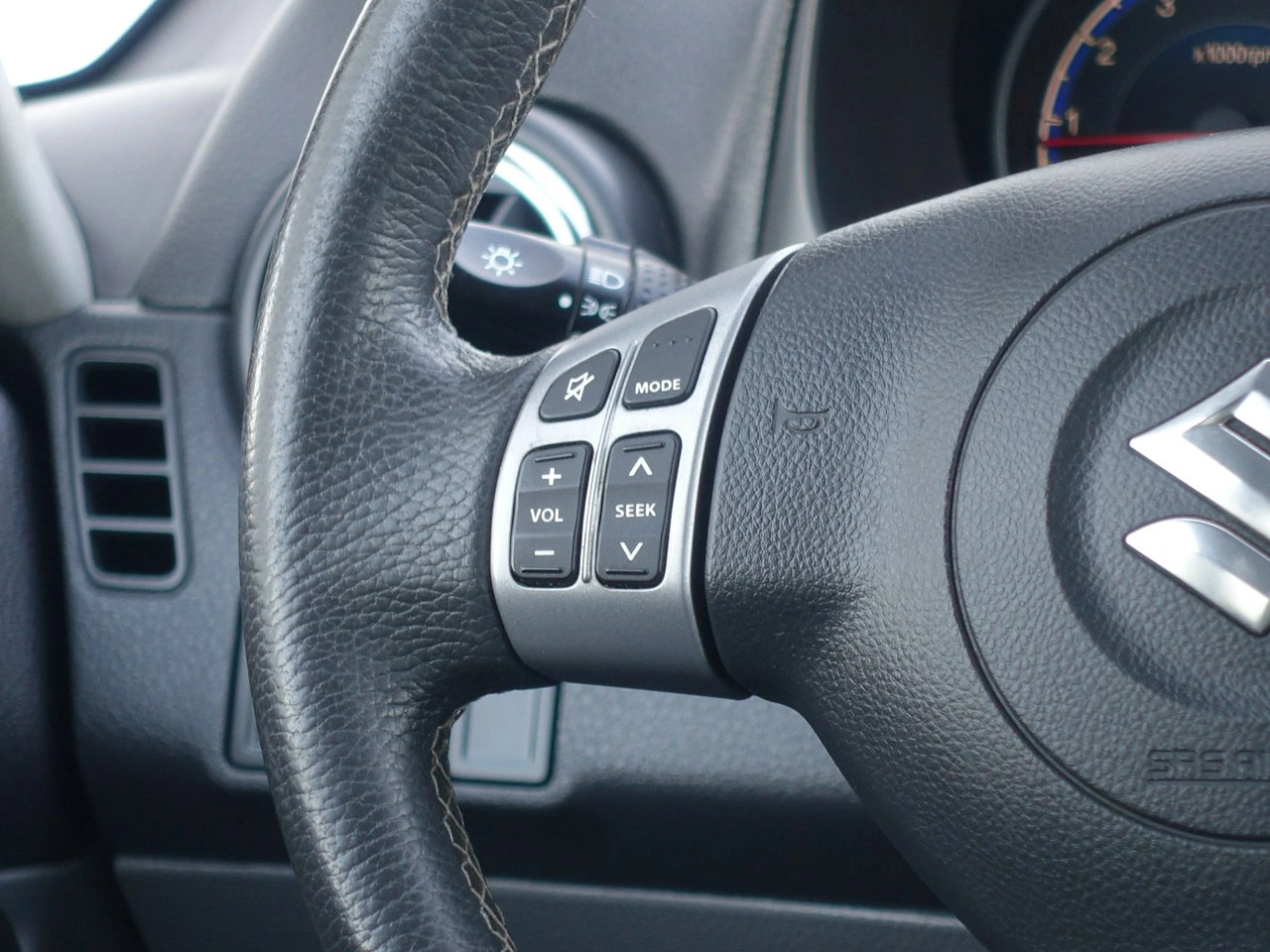 Suzuki SX4 - Zdjęcie 24