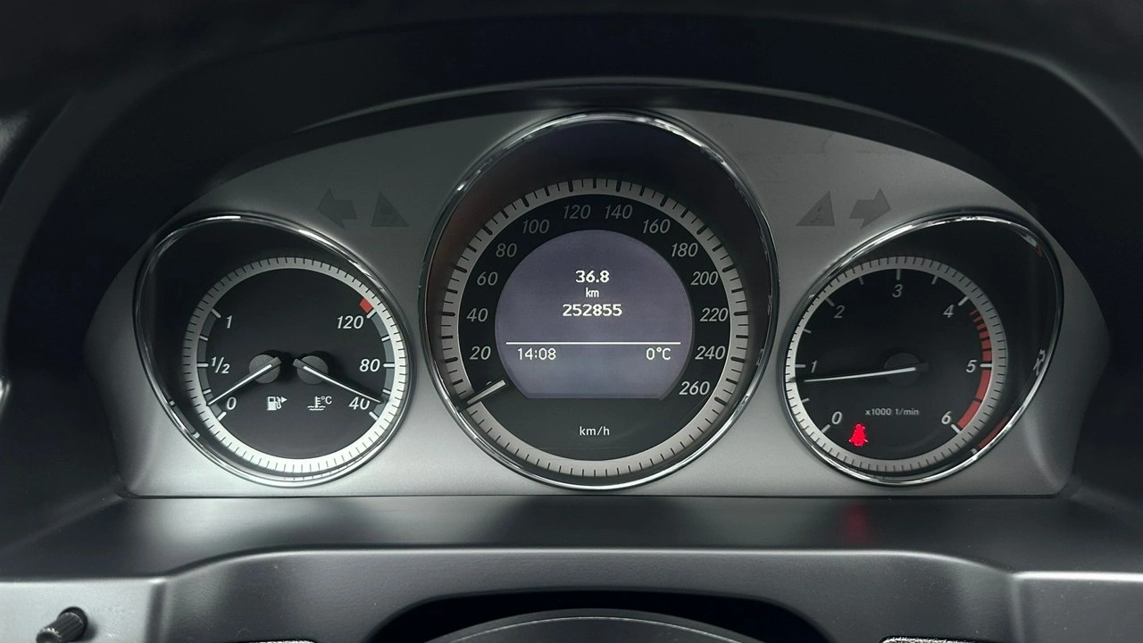 Mercedes C 200 - Zdjęcie 18