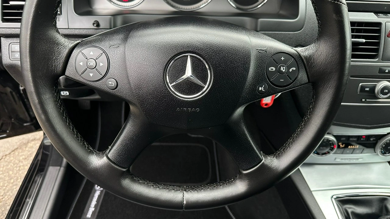 Mercedes C 200 - Zdjęcie 21