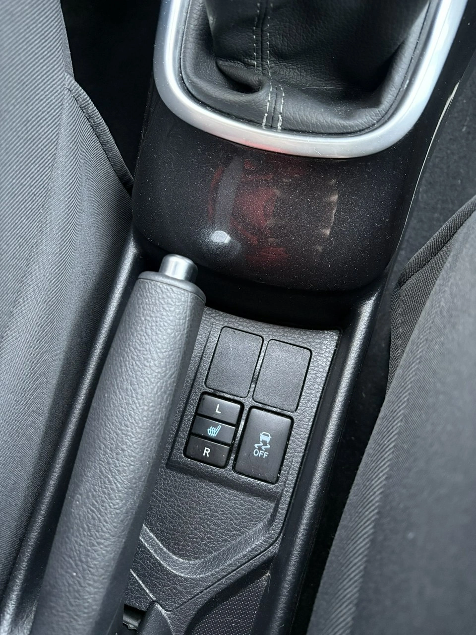 Toyota Yaris - Zdjęcie 21