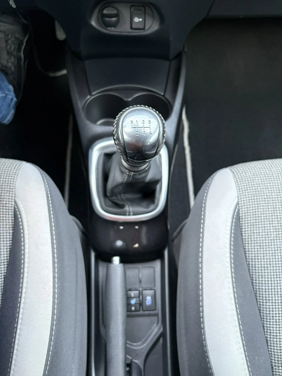 Toyota Yaris - Zdjęcie 22