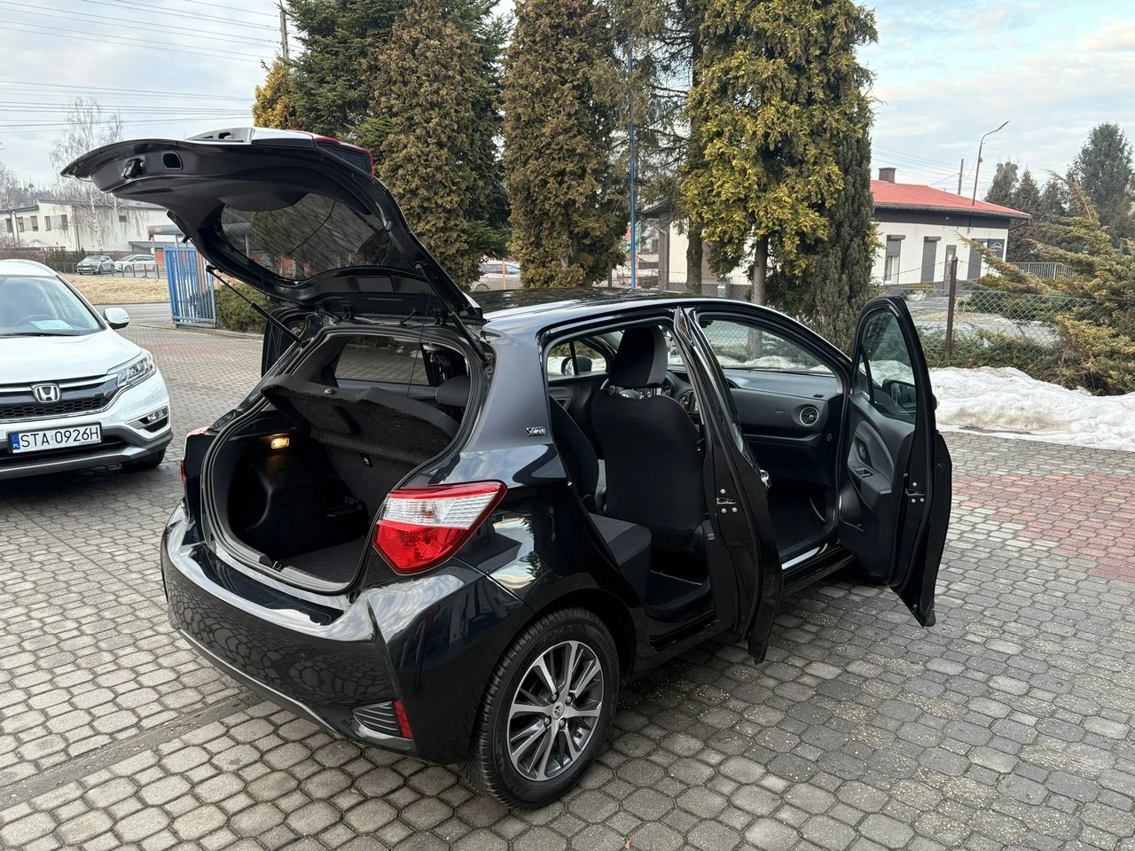 Toyota Yaris - Zdjęcie 27