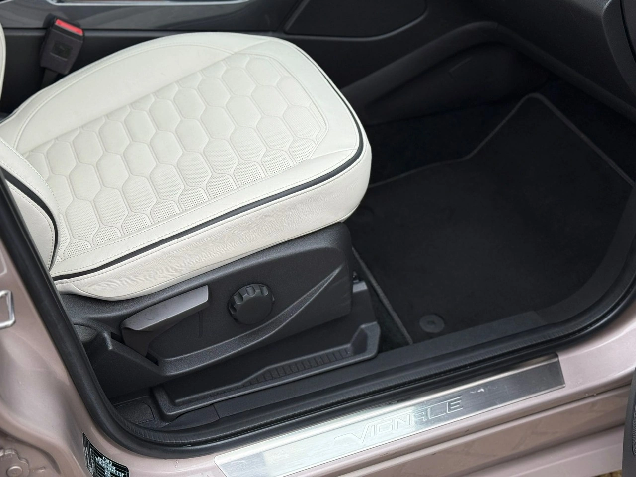 Ford Kuga - Zdjęcie 15