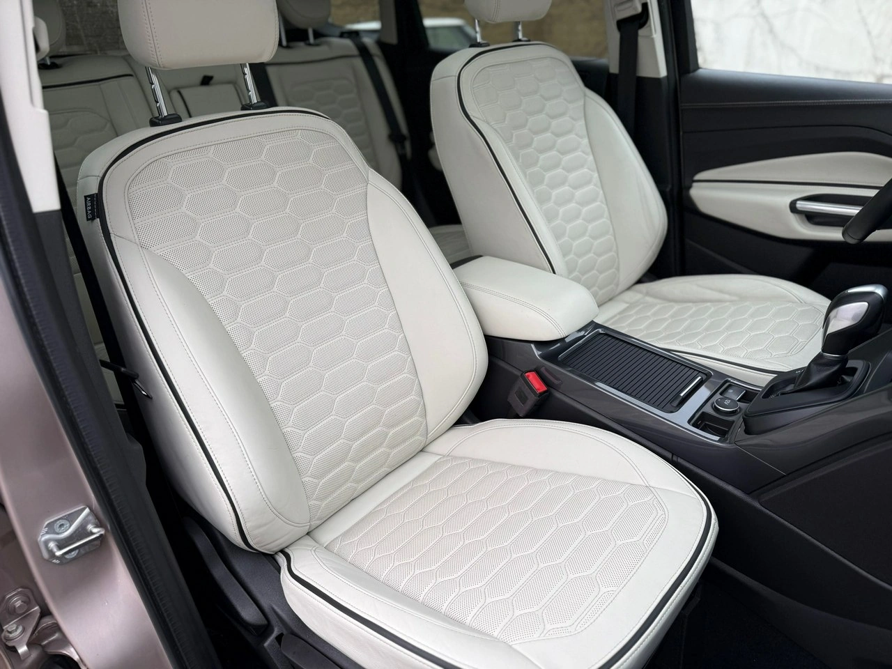 Ford Kuga - Zdjęcie 16