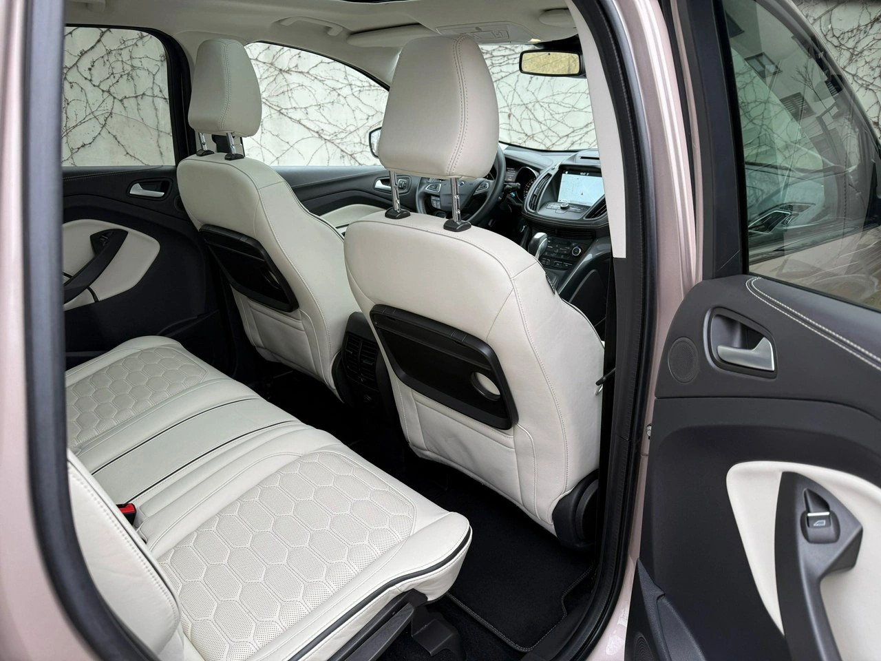 Ford Kuga - Zdjęcie 17