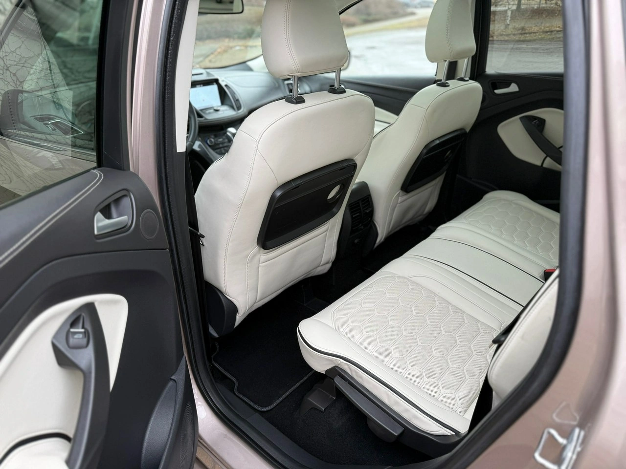 Ford Kuga - Zdjęcie 19