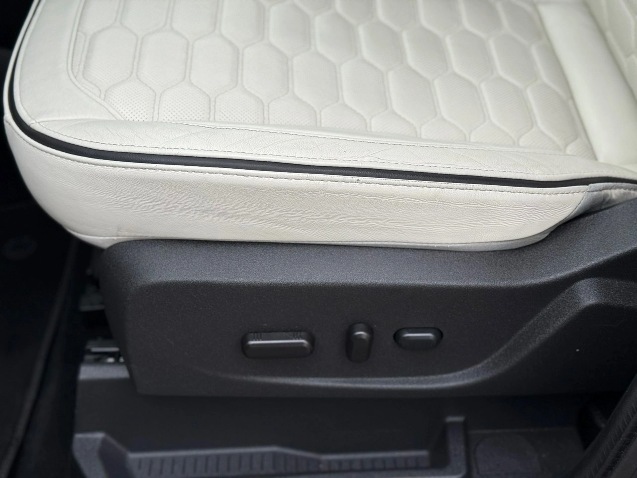 Ford Kuga - Zdjęcie 21