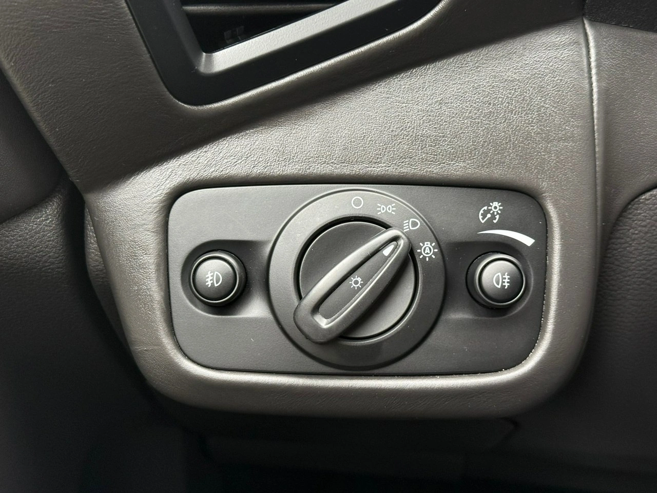 Ford Kuga - Zdjęcie 24