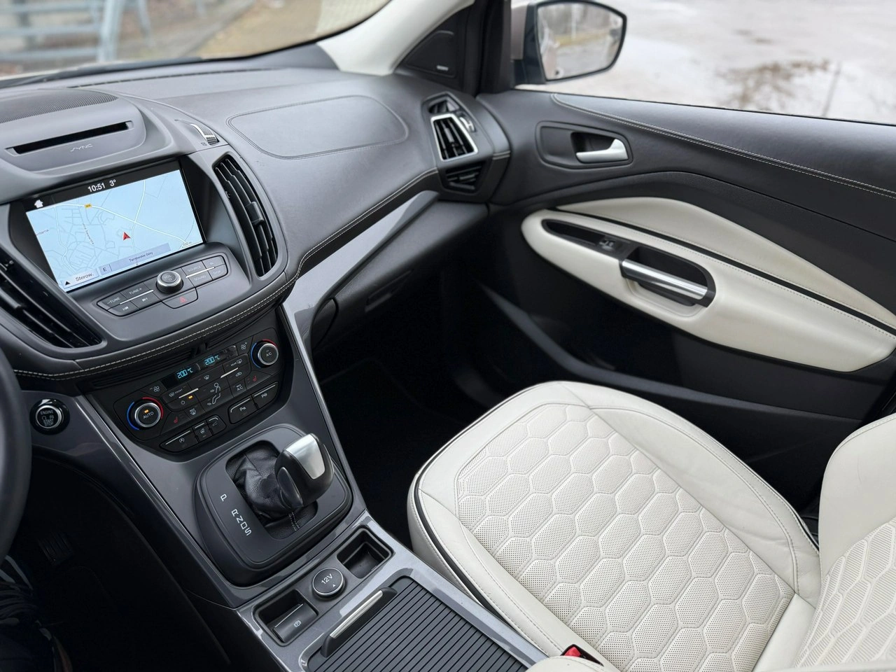 Ford Kuga - Zdjęcie 33