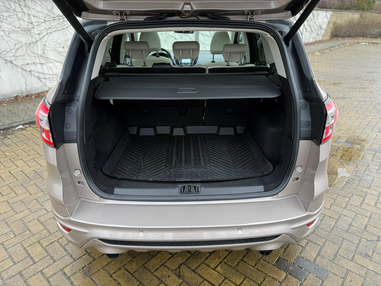 Ford Kuga - Zdjęcie 36