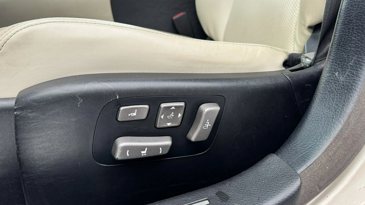 Lexus LS - Zdjęcie 10