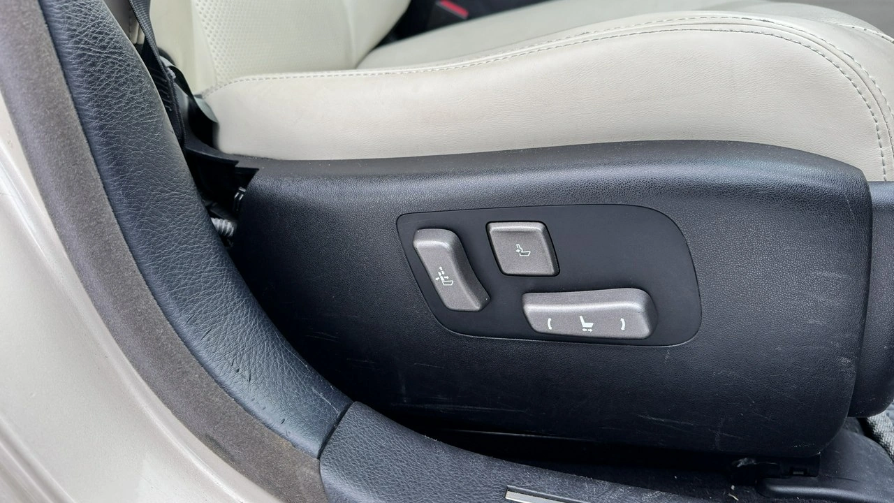 Lexus LS - Zdjęcie 12