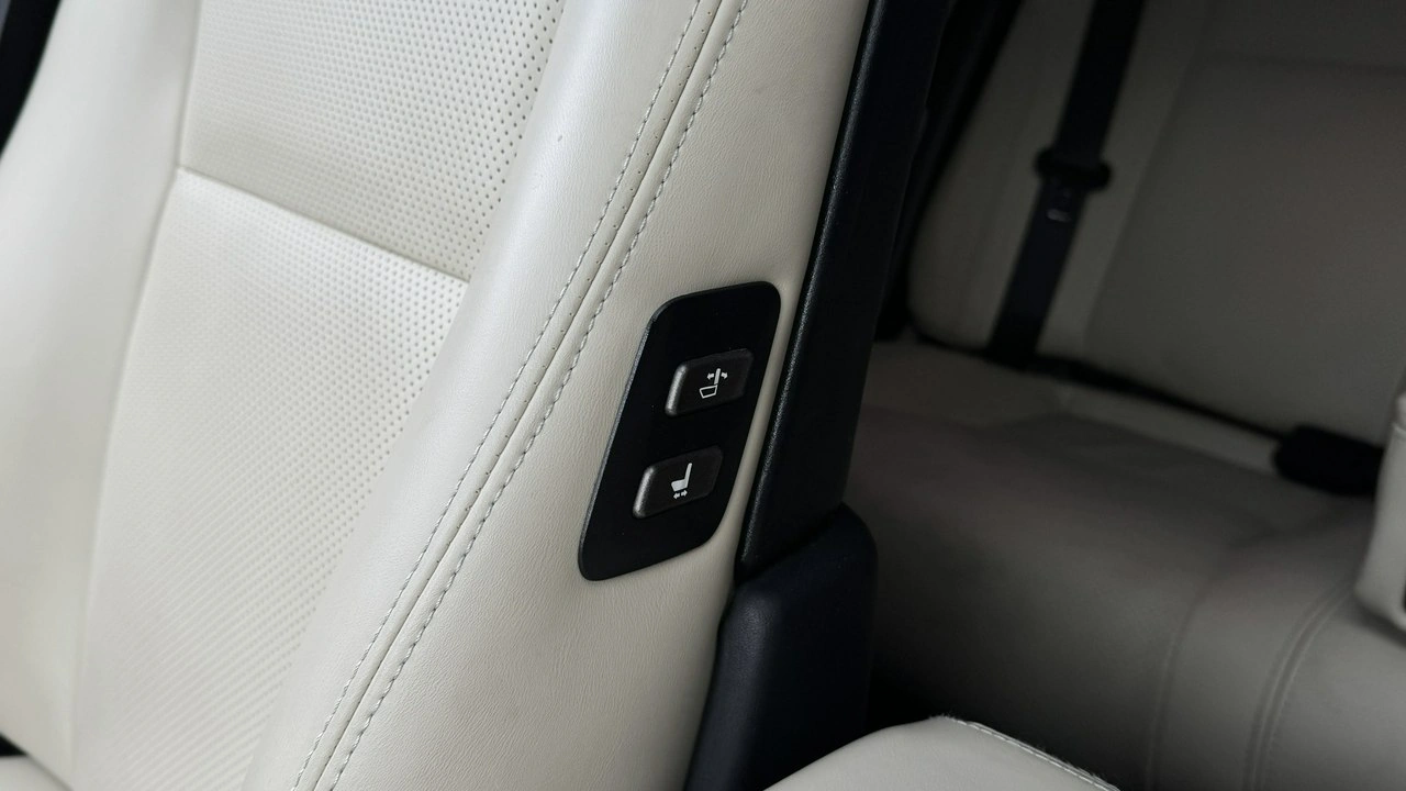 Lexus LS - Zdjęcie 21