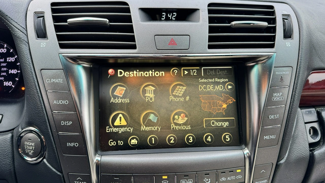 Lexus LS - Zdjęcie 25