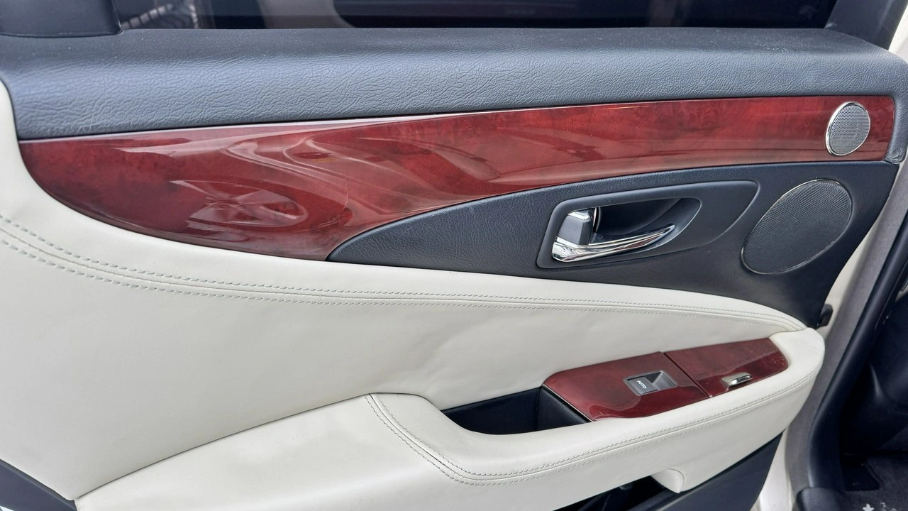 Lexus LS - Zdjęcie 29