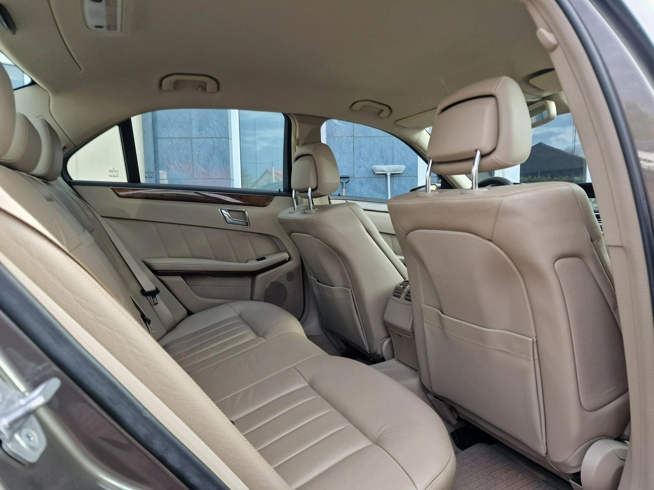 Mercedes E 250 - Zdjęcie 21