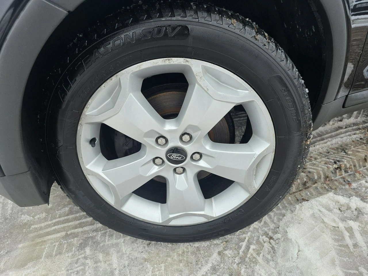 Ford Kuga - Zdjęcie 17