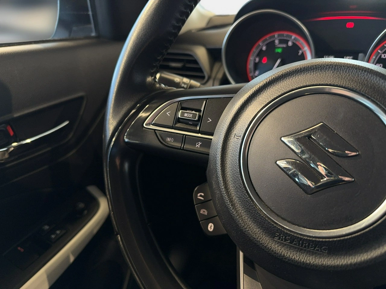 Suzuki Swift - Zdjęcie 18