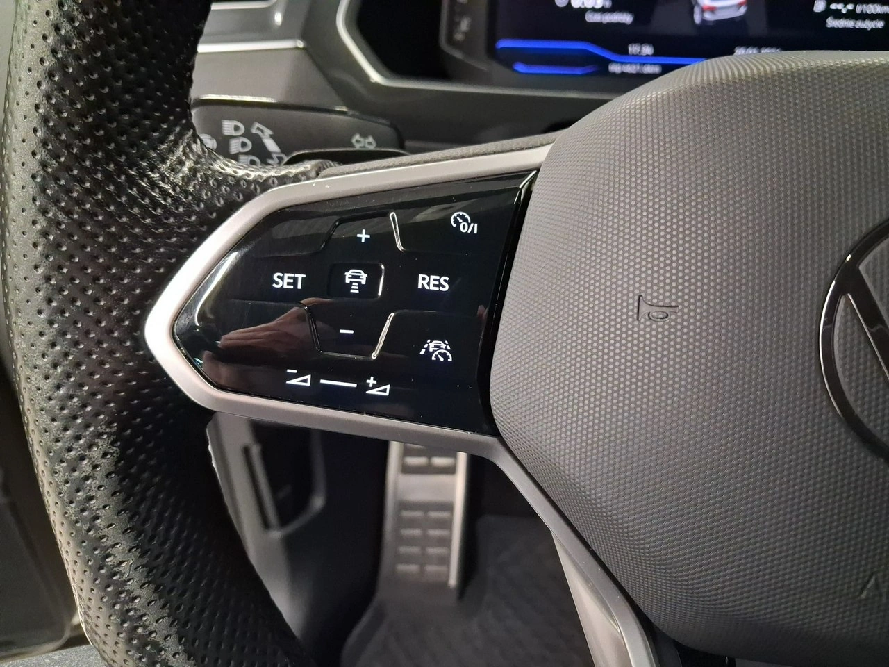 Volkswagen Tiguan - Zdjęcie 16