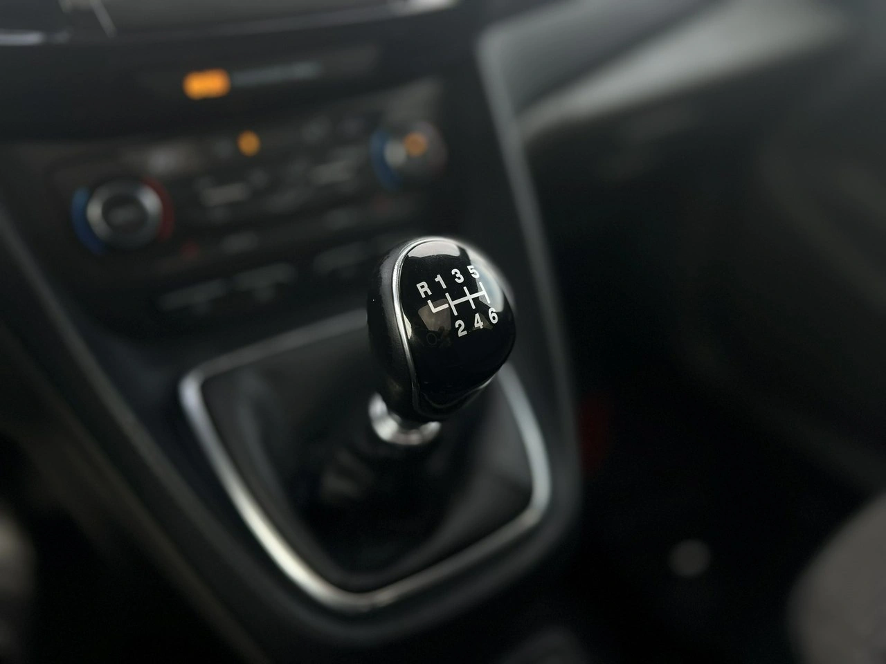 Ford Tourneo Connect - Zdjęcie 13