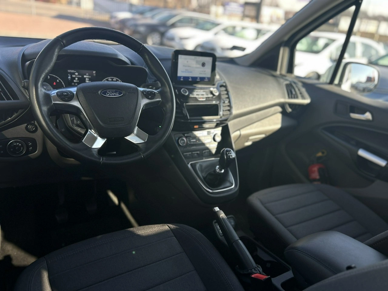 Ford Tourneo Connect - Zdjęcie 16