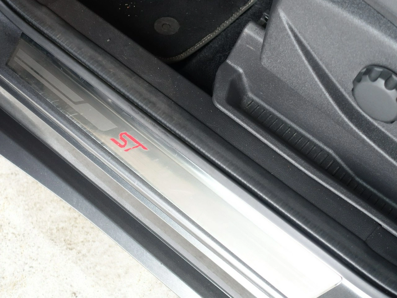 Ford Kuga - Zdjęcie 14