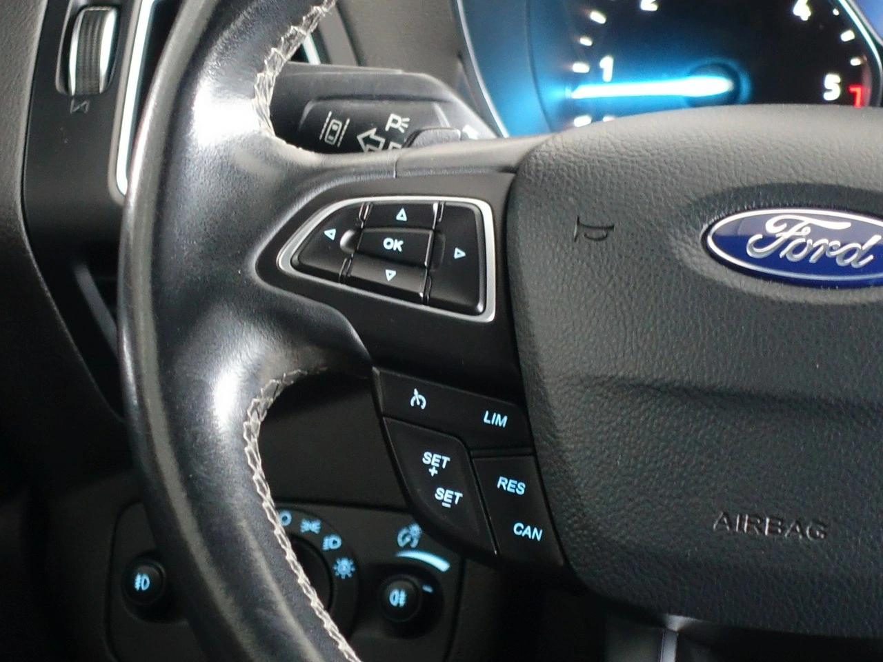 Ford Kuga - Zdjęcie 23