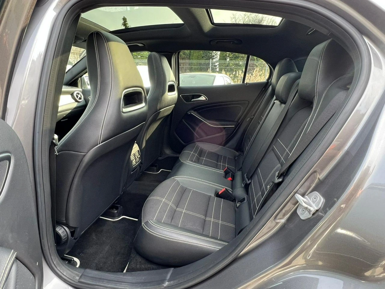 Mercedes GLA 200 - Zdjęcie 14