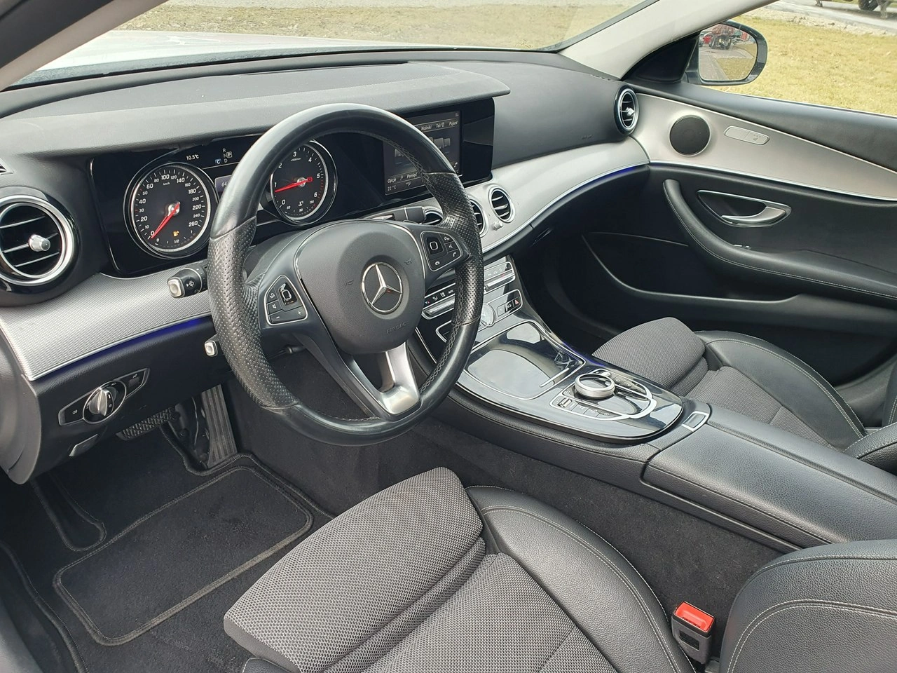 Mercedes E 220 - Zdjęcie 14