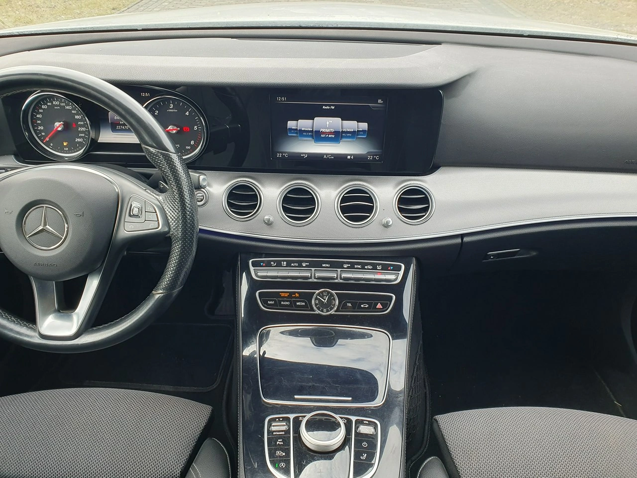 Mercedes E 220 - Zdjęcie 27