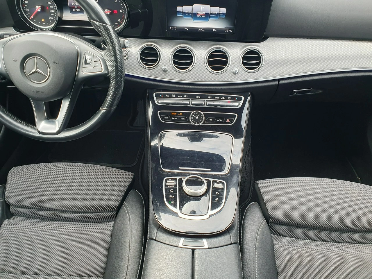 Mercedes E 220 - Zdjęcie 28