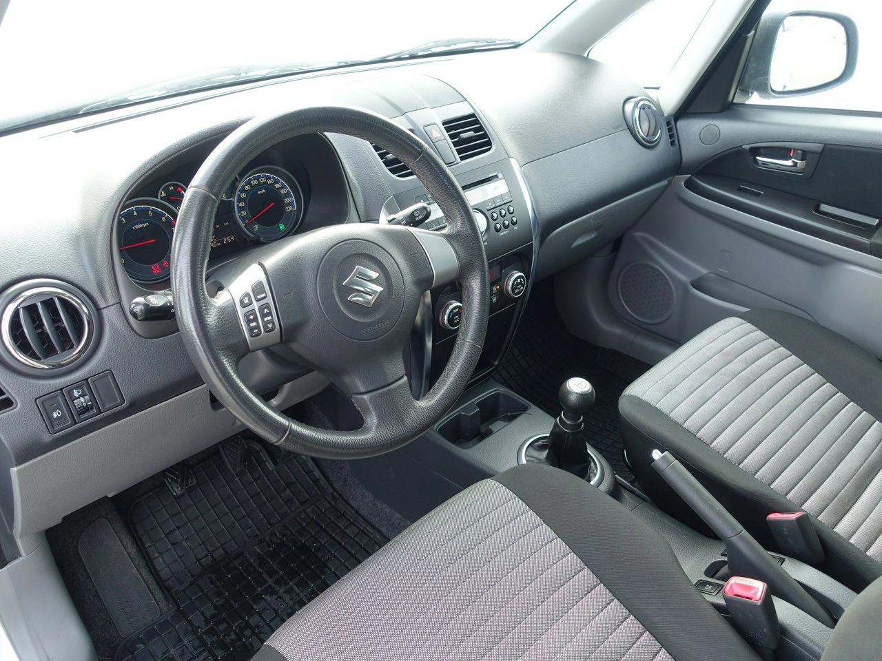 Suzuki SX4 - Zdjęcie 10