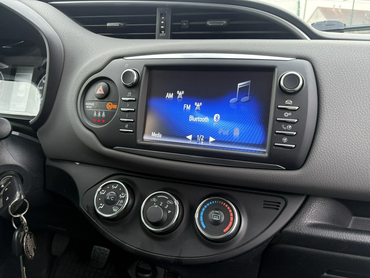 Toyota Yaris - Zdjęcie 14