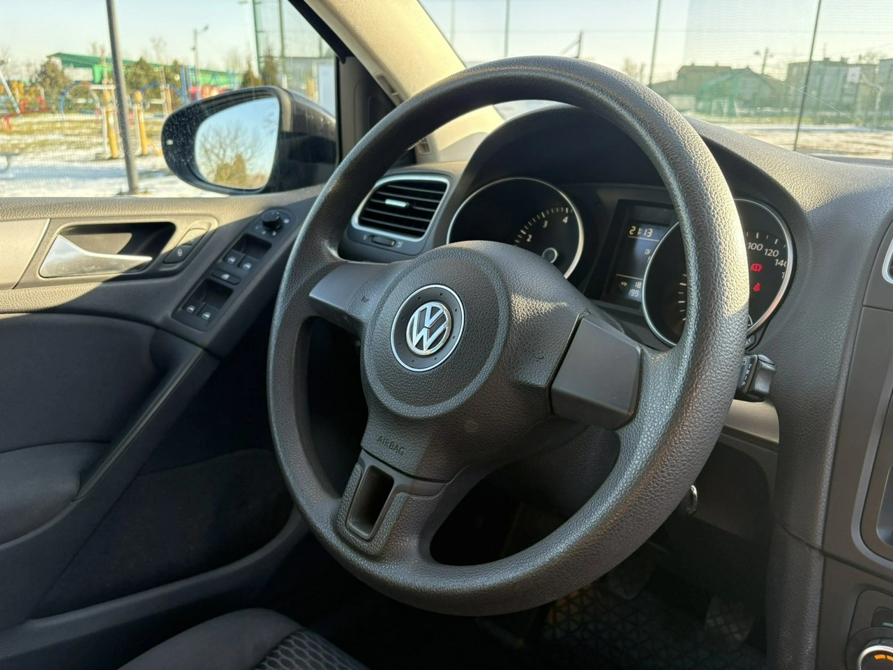 Volkswagen Golf - Zdjęcie 13