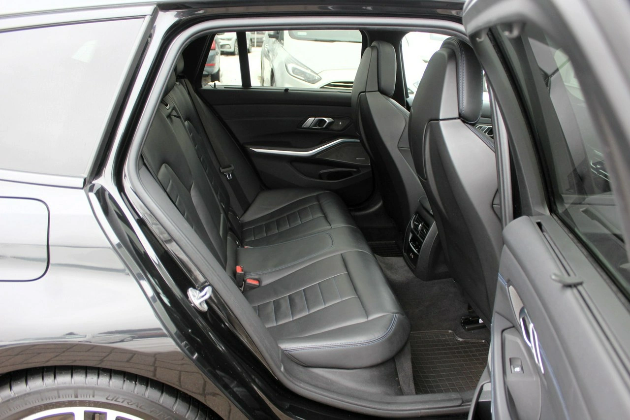 BMW 330 - Zdjęcie 12